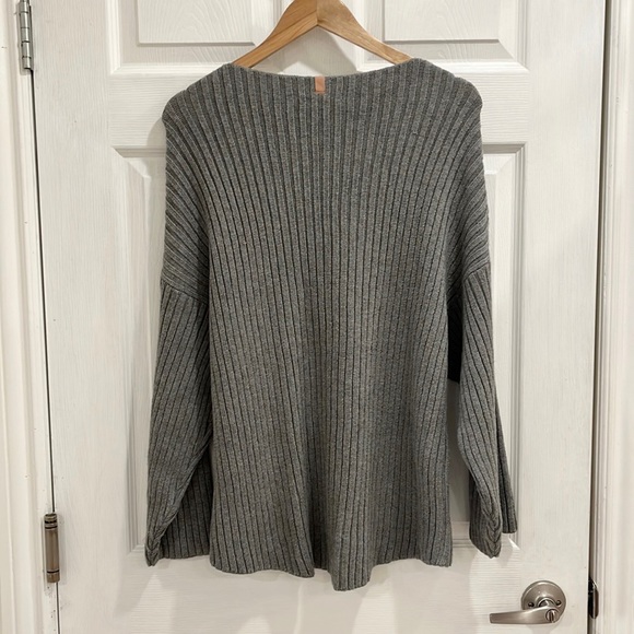 LUNYA Cozy Pima Alpaca Cotton Grey Pullover Sweater - Picture 6 of 13